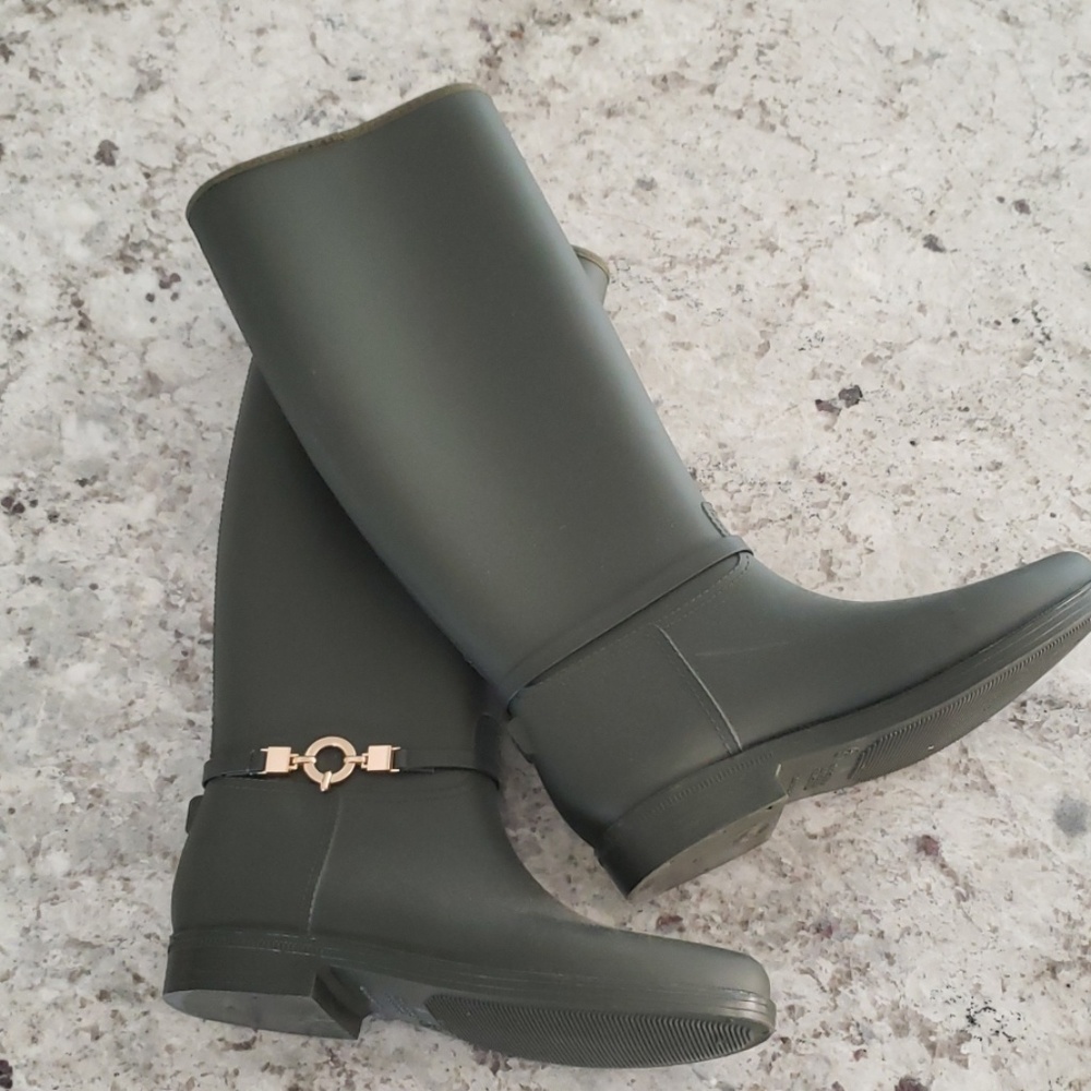 Rain boots